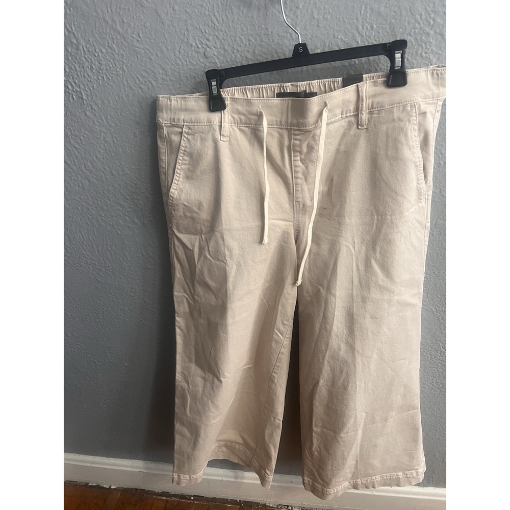 Torrid Feel The Fit Womens Pull On Beige Drawstring Elastic Waist Capri Size 1 - Picture 2 of 8